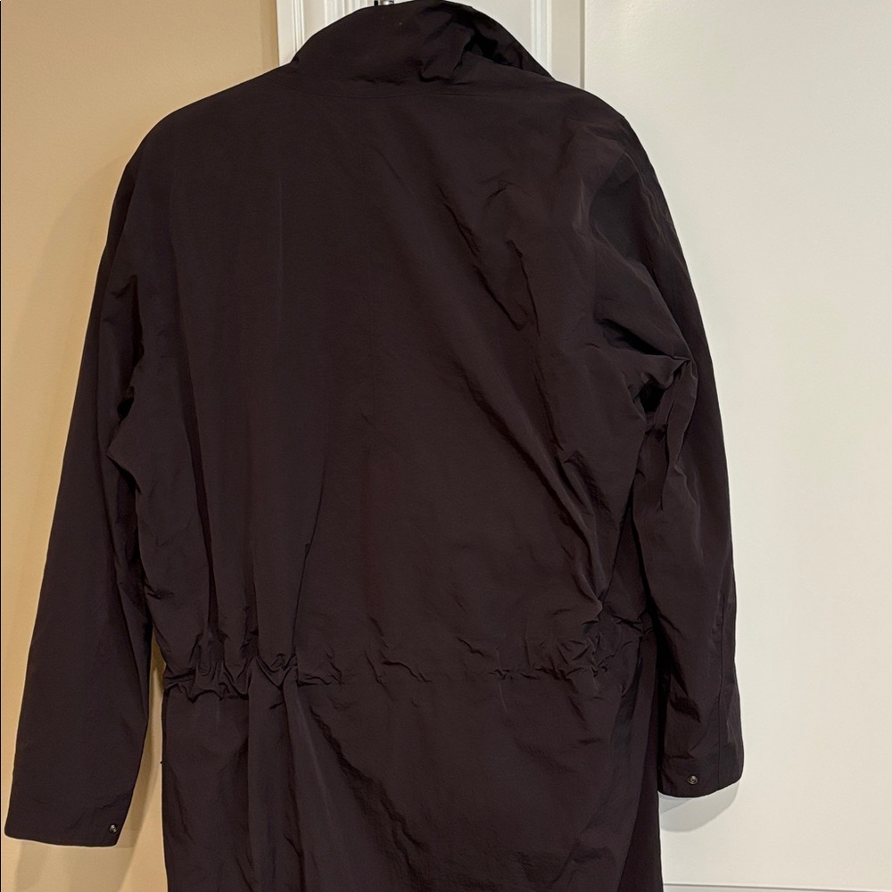 Lululemon Lab Moraine Coat in Maroon Brown. Size L - Picture 12 of 16